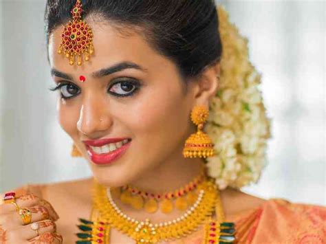 20 New For Bun Kerala Wedding Hairstyles Pictures Strike Dear Mistresss