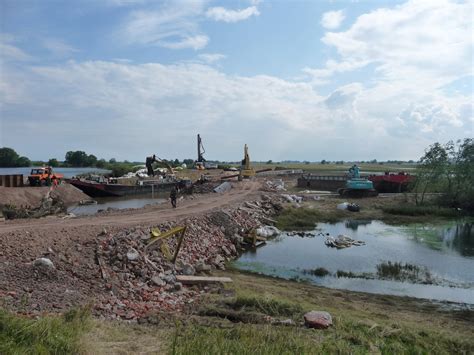 Maybe you would like to learn more about one of these? Hochwasser-Nachlese Fischbeck (Sachsen-Anhalt) Foto & Bild ...