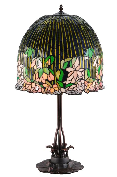 Meyda Lighting Tiffany Flowering Lotus Table Lamp 138581