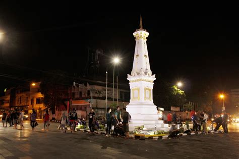 Indahnya Tugu Jogja Di Malam Hari Web Loveheaven 07