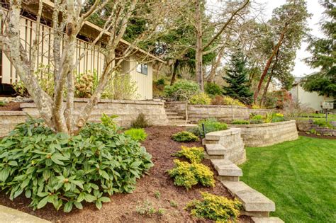 50 Backyard Retaining Wall Ideas And Terraced Gardens Photos