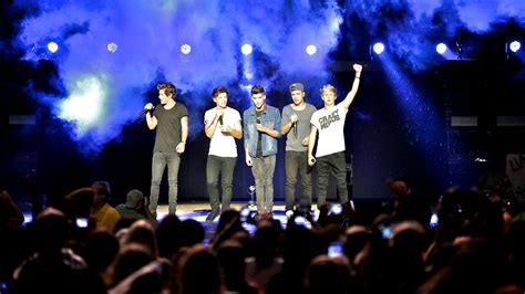 #one direction #one direction background #harry styles #niall horan #zayn malik #louis tomilson #one direction aesthetic #aesthetic background so, this is one of the backgrounds i've made lately! 1D | SHEmazing!