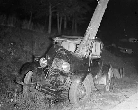 Stunning Vintage Photos Of Car Wrecks From The Days Before Seat Belts