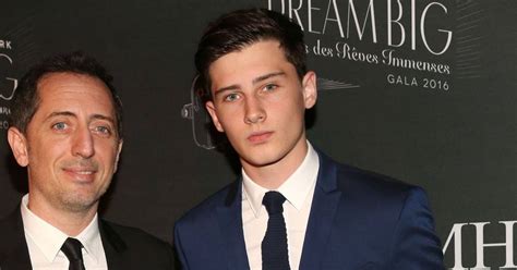 Pour son papa, il a hérité d'une double culture, celle de monaco et. Gad Elmaleh fière de son fils ! - Actualités Des Célèbres