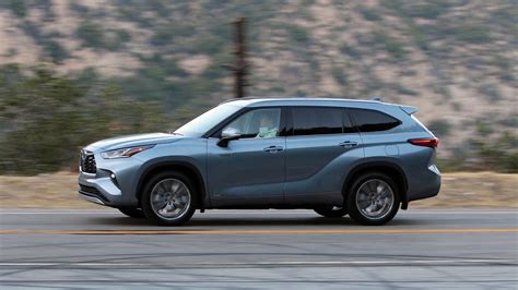 2020 Toyota Highlander Hybrid Long Term Introduction Fuel Sippin 3