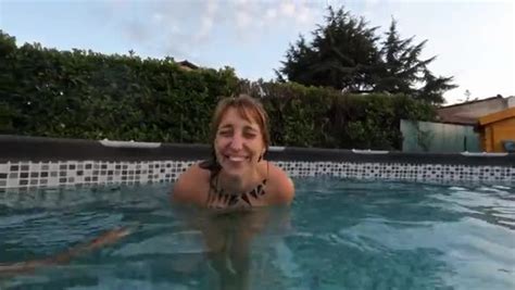Bekijk Ouder Frans Koppel Neukt In Zwembad Vagina Nl