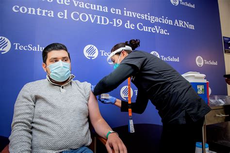 Regístrate y vacúnate si eres adulto mayor. COVID-19: arranca en México protocolo fase 3 para la ...