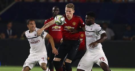 Manchester united vs ac milan live preview. Manchester United vs AC Milan at the Principality Stadium ...