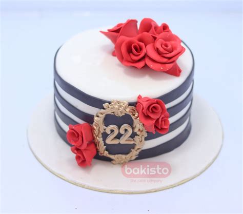 Customized Flower Theme Birthday Cake By Bakisto The Cake Company