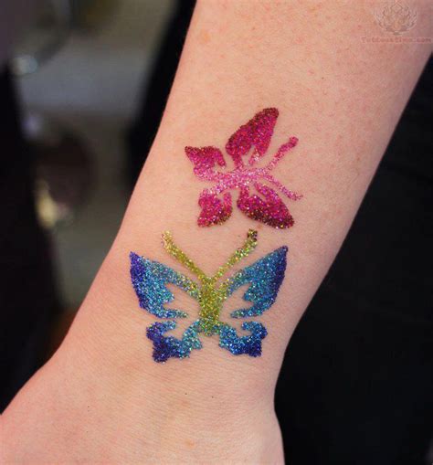 10 Όμορφες ιδέες για υπέροχα Glitter Tattoos