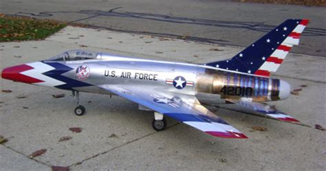 Crew lounge for former pilots, maintainers, and fans of the 'hun'. F-100 D Super Sabre Hot Shots
