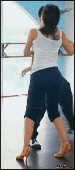 Jiggle Dat GIF Find Share On GIPHY