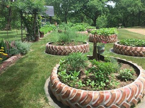Round Raised Garden Bed Ideas – The garden!