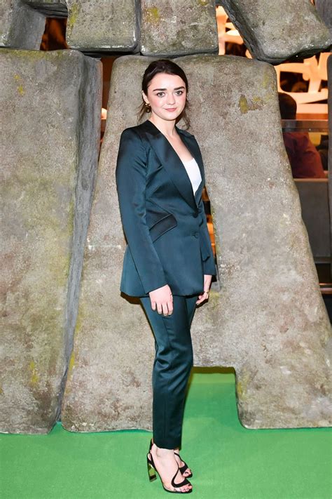 Maisie Williams Style Clothes Outfits And Fashion• Page 21 Of 33