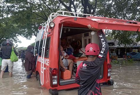 Banjir Mengepung Kabupaten Bekasi Pemkab BPBD Dan PMI Turun Tangan
