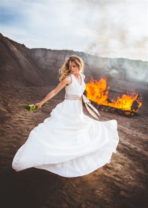 The first question people usually ask is how much will cost the wedding photo shoot? Photographer Burns Couch, with a Bride on It, Bringing Attention to Divorce | Fstoppers