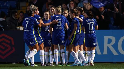 chelsea through to third successive women s league cup final after beating manchester united