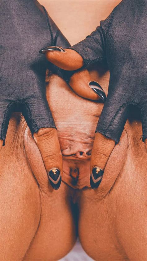 Romi Rain Pussy Spread Nudes MilfPornX NUDE PICS ORG