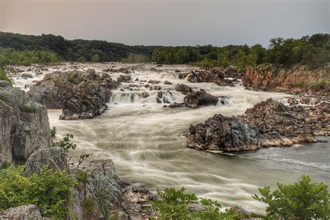 check-out-the-potomac-river-rushing-through-great-falls-national-park