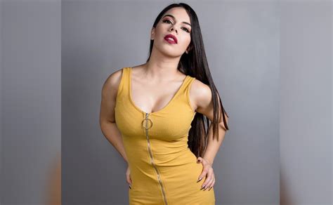 Lizbeth Rodríguez enseña su enorme pechonalidad en sexy vestido