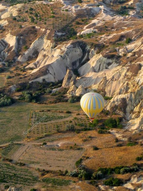 Bagan, myanmar, burma, resor, templet, buddhismen 6304x4104. luftballong i dalen på cappadocia Turkiet — Stockfotografi ...