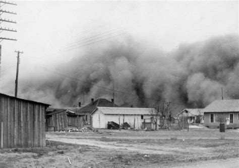 20 Tragic Photos From Americas Dust Bowl In The 1930s Dust Bowl