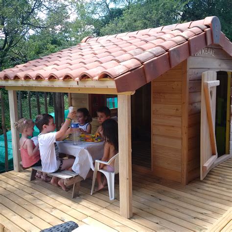 Un petit plan au format pdf sur la construction en palette. Fabriquer cabane en bois de palette - Mailleraye.fr jardin