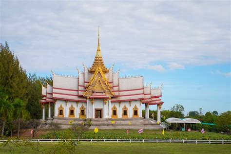 Premium Photo Wat Lan Boon Mahawihan Somdet Phra Buddhacharn At