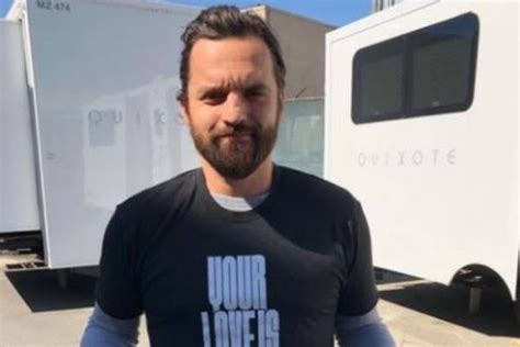 Jake Johnson S Wife Erin Payne Proud Parents Of Twin Daughters Elizabeth And Olivia