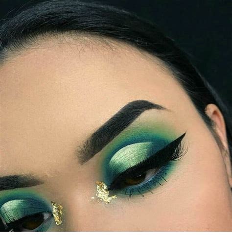 Amazing Emerald And Gold Eye Makeup Chicladiesuk Maquillaje Ojos