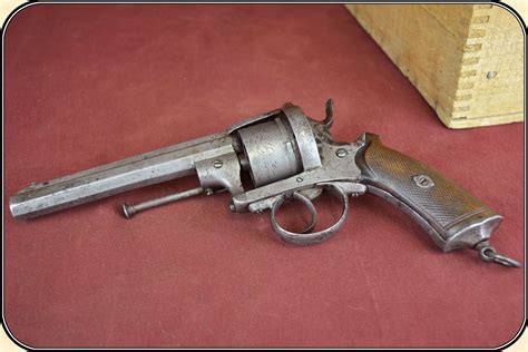 Belgian Pinfire Revolver Dibandingkan