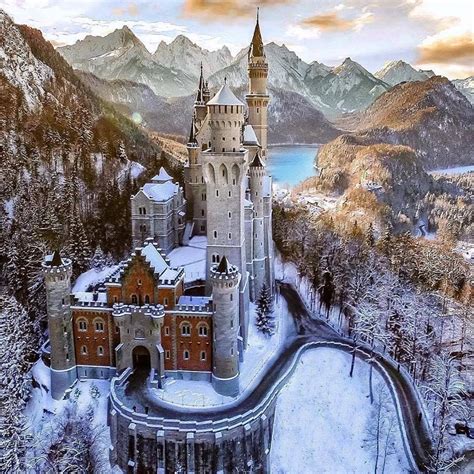 Stunning Neuschwanstein Castle In Winter Germany Castillos