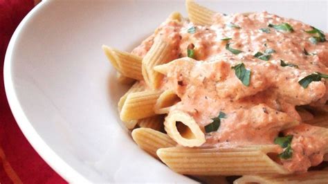 The secret, though, is refrigerated ravioli and jarred alfredo sauce that's heated with white wine. Tomato-Cream Sauce for Pasta Recipe - Allrecipes.com