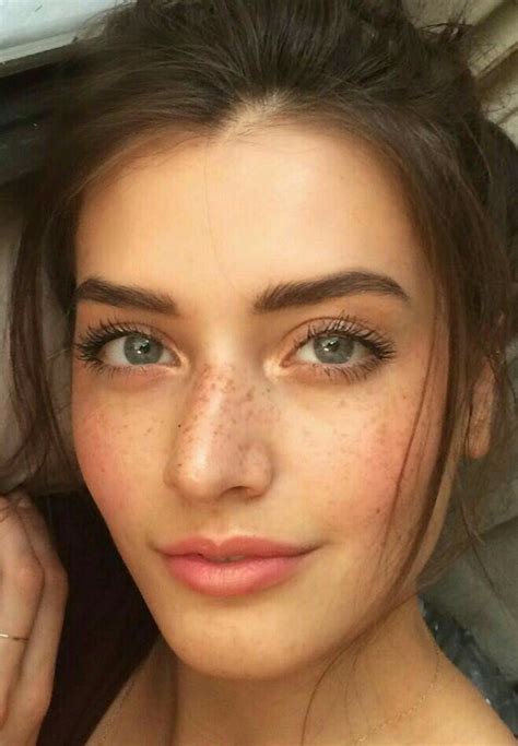 Pin By Suletumen On Jessica Clements Jessica Clement Freckles Girl