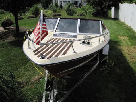 Classic 18 Foot Red 1975 Century Raven Runabout Waterski Boat W Cover