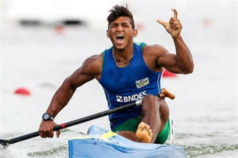 He's been through adversity in his younger years. Campeão mundial de Canoagem Isaquias Queiroz sofre ...