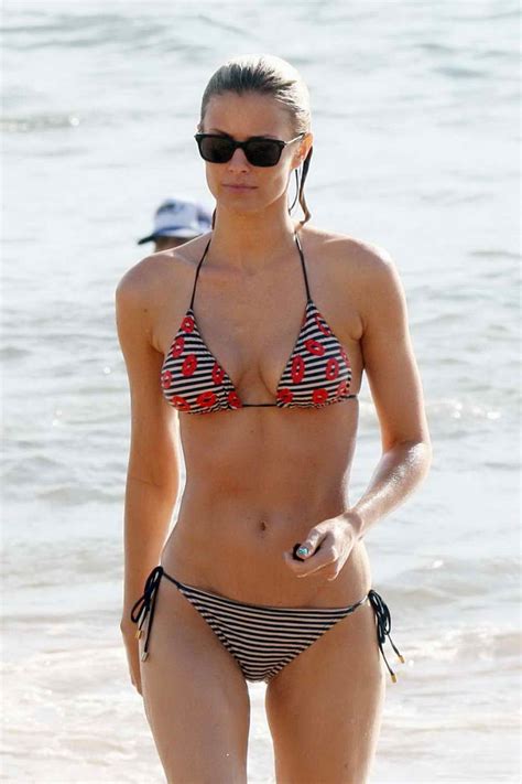 Paige Butcher In Bikini At The Beach In Maui Lacelebs Co