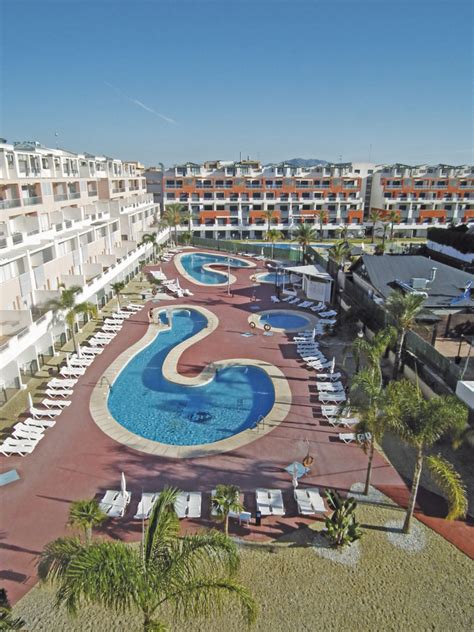 Mekân apartamento con un gran salón donde disfrutar de una sobremesa y con una terraza donde poder relajarse. Apartamentos Turísticos Marina del Rey, hotel en Vera - Viajes el Corte Inglés
