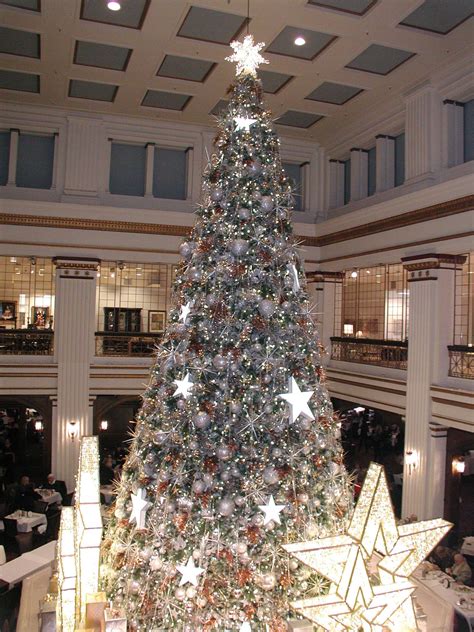 Beautiful Tree In The Walnut Room At Macys State Street Chicago State