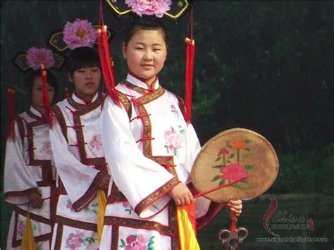 The Chinese Manchu Ethnic Minority Chinese Manchu People