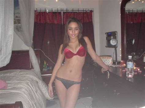 In Gallery Latest Vanessa Hudgens Nude Pics Picture Uploaded By Wazza S On