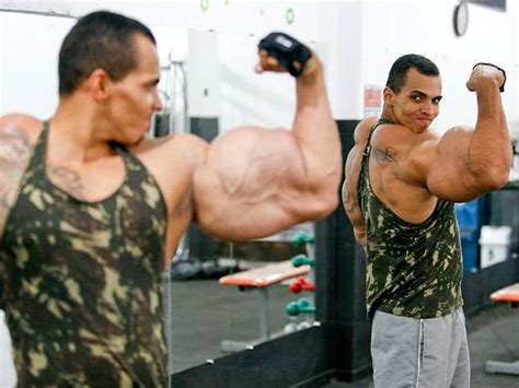 Romario Dos Santos Alves Il Bodybuilder Che Vuole Assomigliare Ad Hulk Il Messaggeroit