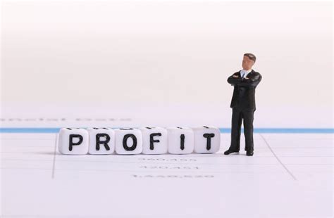 Businessman Figure With Profit Text Creative Commons Bilder