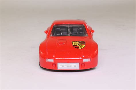 Corgi 94150 Porsche 944 Red Porsche Badge 72145