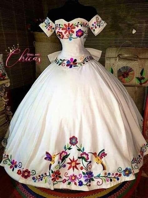 Pin De Elizabeth Montaño En Bordados Vestidos Mexicanos Para Boda