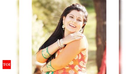 Smriti Sinha All Set To Make Her Bhojpuri Comeback With Three Films