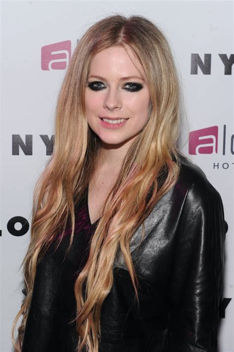 13 Times Avril Lavignes Hair Was The Ultimate In Pop Punk Spiration