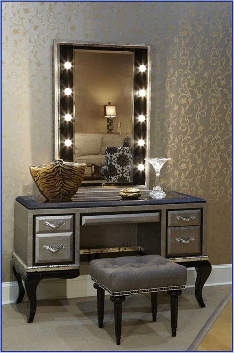 New lots furniture is offer you the most stylish, exotic, and traditional designs and detailing vanitys and mirrors in wood solids and beveled. Bedroom Vanities With Mirrors | Bedroom vanity set ...