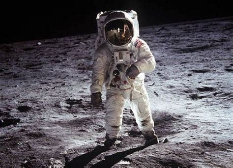 Apollo 11 Ufo Encounter Recounted By Astronaut Buzz Aldrin Soulask