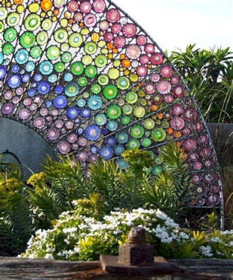 Easy 10 Diy Glass Yard Art Design Ideas For Your Garden Decor Glass